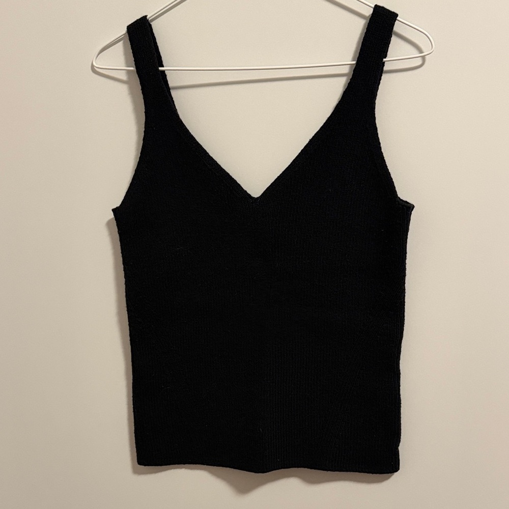 Old Navy Black V-Neck Knit Tank